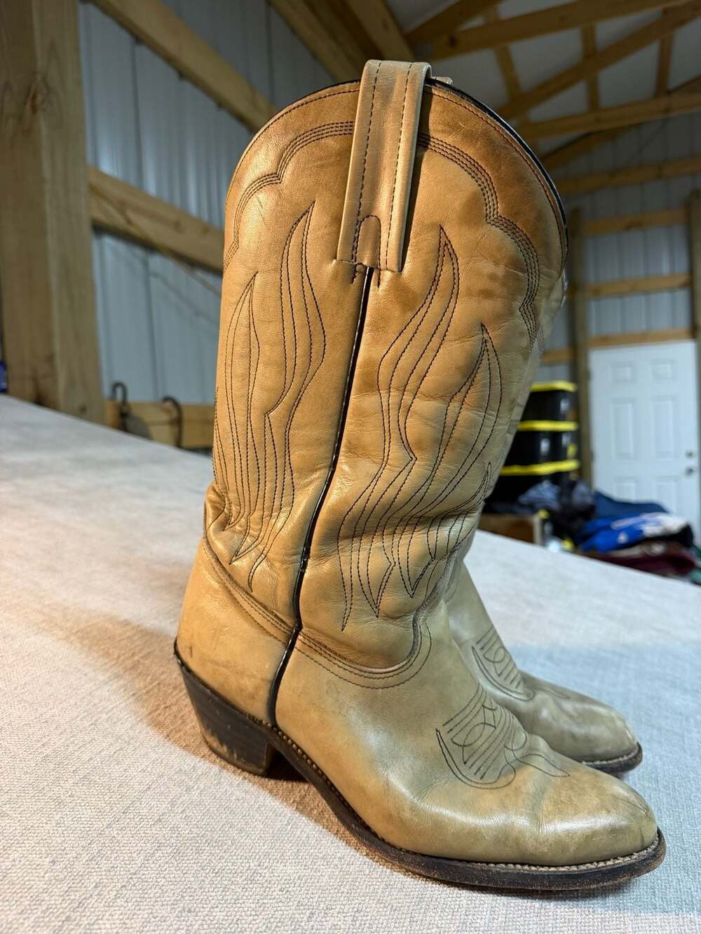 Frye Women's Tan Leather Western Cowboy Boots - Picture 4 of 9
